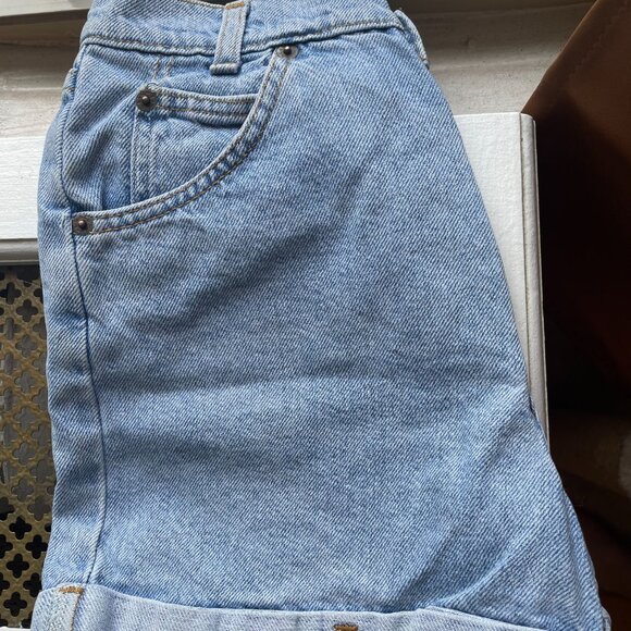 Vintage Levi's jean shorts - Picture 3 of 12